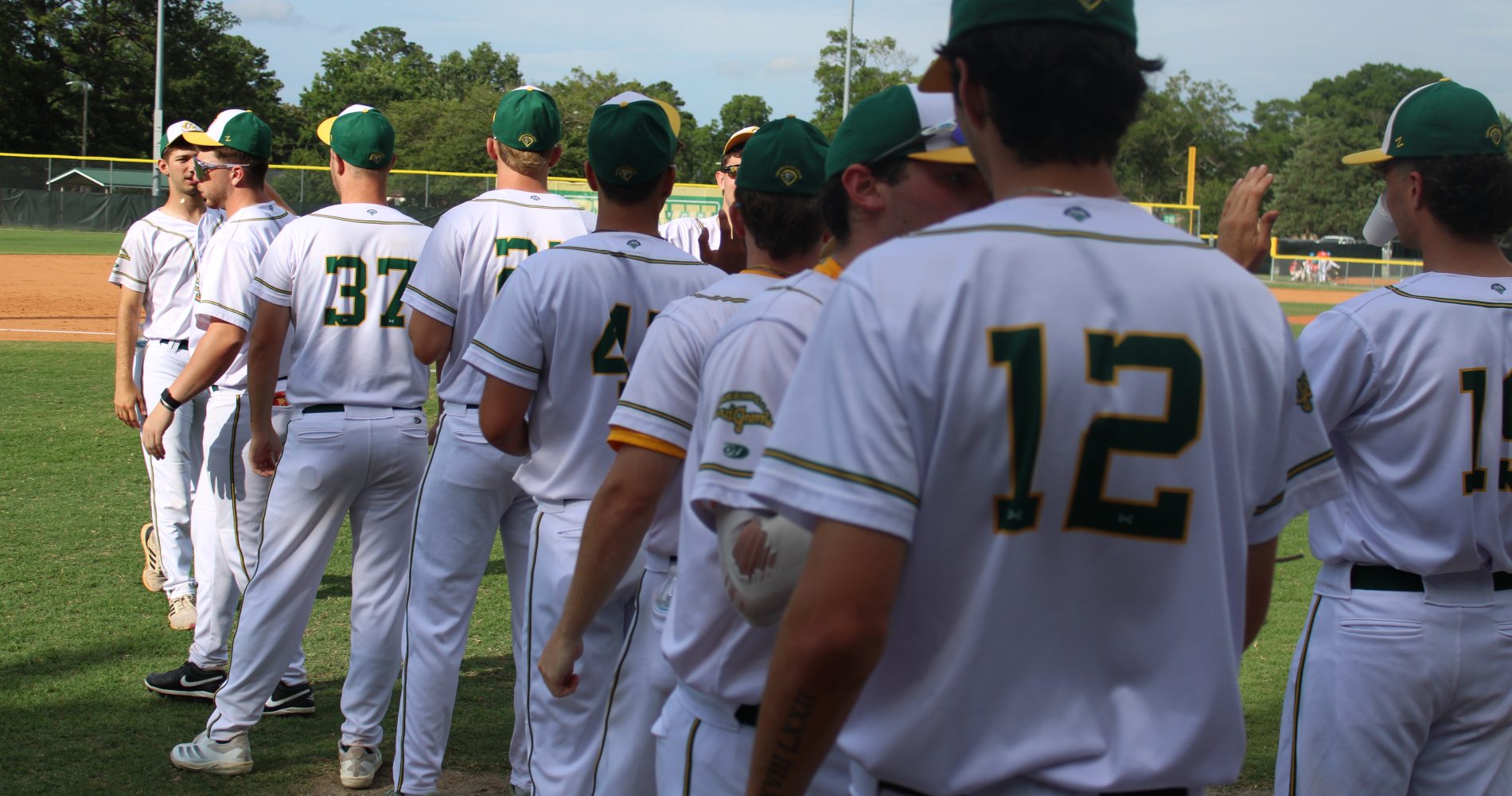Mustangs Power Past Yard Gnomes, 16-6
